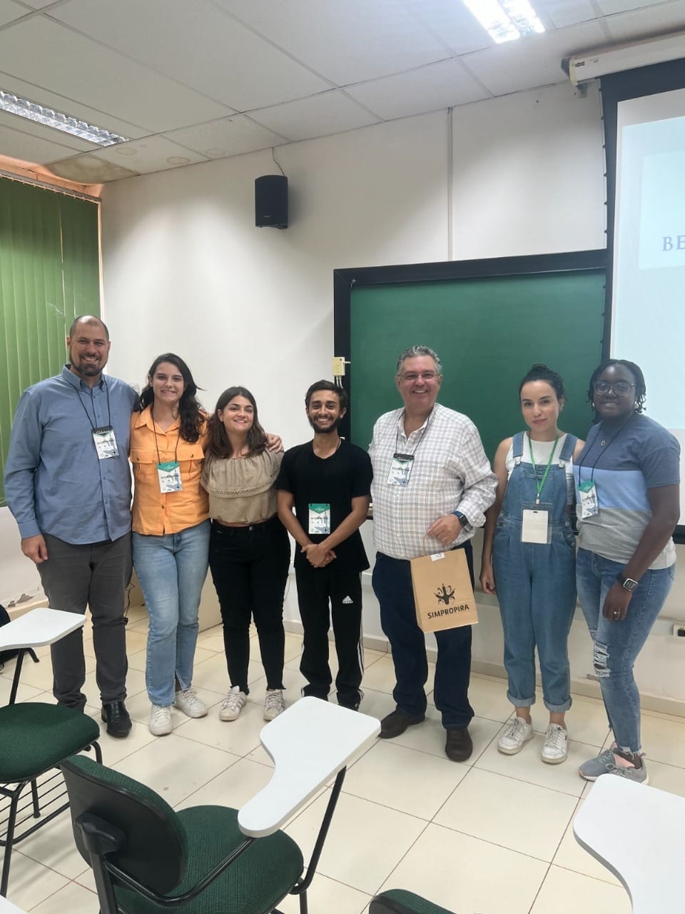 Em palestra, Paulo Raffi, da BiosSeguridade, explica sobre monitoramento sorológico na granja de aves comerciais